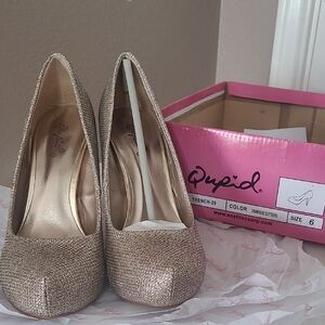 Qupid Women's Glittering Gold Heels